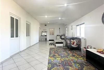 Casa cu Potential Multiplu, Pretabila Pentru Doua Familii sau Business, Chiar la Casa cu Potential Multiplu, Pretabila Pentru Doua Familii sau Business, Chiar la - 3