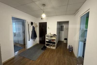 Apartament cu 4 camere decomandat în Progresul - 1