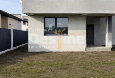Casă cu 4 camere cu Teren 400 Mp în Central