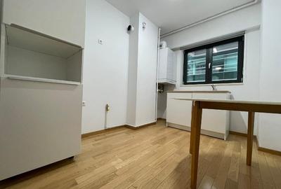Apartament cu 3 camere decomandat în Aviației - 9