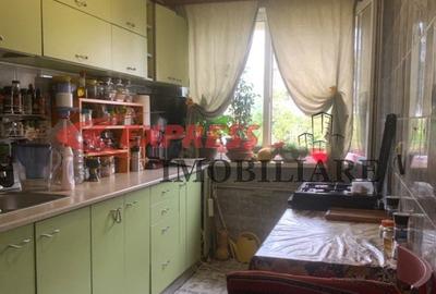 Apartament cu 3 camere semidecomandat în Dristor - 2