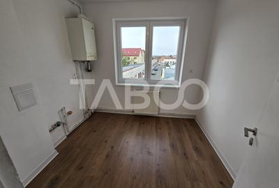 Apartament de vanzare la etaj intermediar 2 renovat balcon Terezian - 7