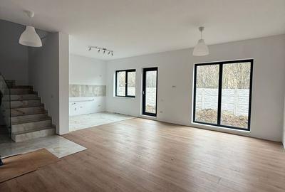 Casă cu 4 camere în Central