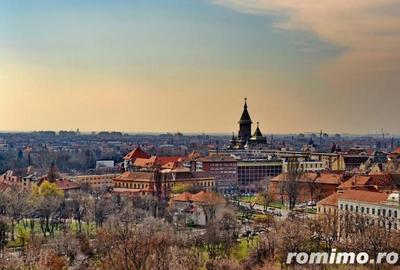 Casă cu Teren 2600 Mp în Dumbrăvița