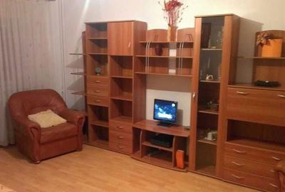 Apartament cu 3 camere decomandat în Rahova