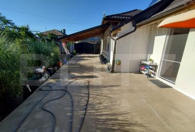 Casa la strada in Lipovu, renovata recent, 850 mp curte - 3