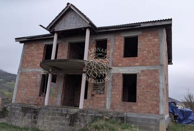 Casă individuală cu 5 camere cu Canalizare în Nord - 1