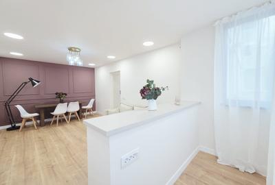 Apartament  cu trei camere renovat mobilat GATA DE MUTAT - 2