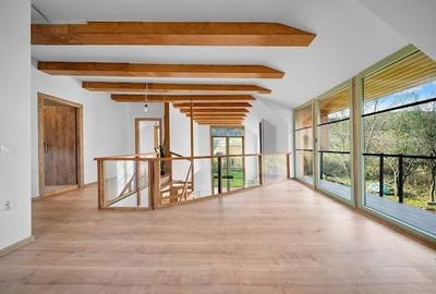 Casă cu 4 camere în Corunca - 3