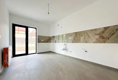 Casă cu 4 camere cu Teren 300 Mp în Valea Adâncă