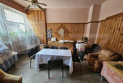 Spațiu comercial, de 266 mp, în Central - 4