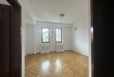 Casă individuală cu 7 camere cu Canalizare în Floreasca - 9