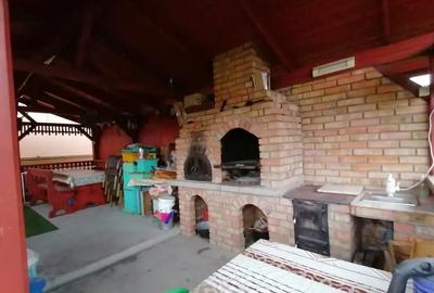 Casă cu 4 camere cu Teren 1000 Mp în Central - 2