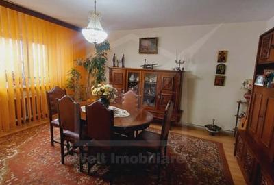 Apartament 4 camere, semicentral, 102 mp, la doar 2700euro/mp - 2