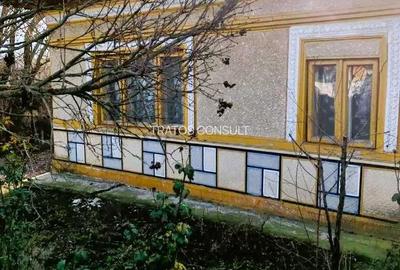 Casă cu 4 camere cu Teren 680 Mp în Hotarele - 2