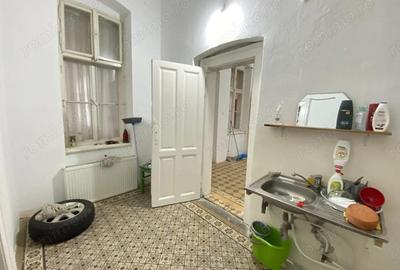 Apartament cu 5 camere decomandat în Traian - 10