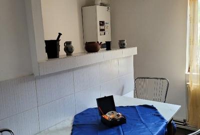 Inchiriez apartament 3 camere Resita. - 3