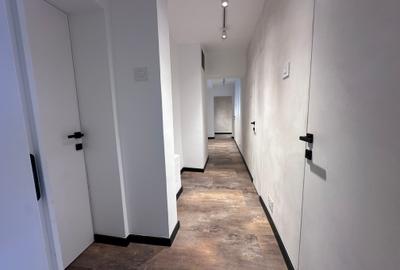 Birou, de 160 mp, în P-ța Victoriei - 9