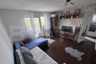Apartament de vanzare, cu 2 camere, 49 mp, zona Micro 11 - 1