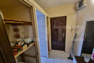 Apartament de vanzare, cu 2 camere semidecomandat, 38 mp, zo - 5