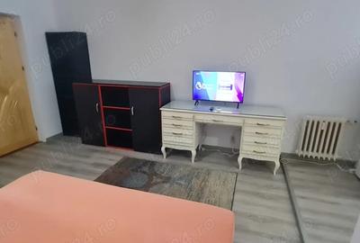 Inchiriez garsoniera etaj 1 - metrou Aparatorii Patriei - proprietar - 2