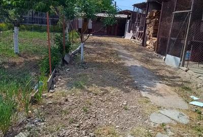 Vand casa cu dependin?e ?i loc de 850mp - 2