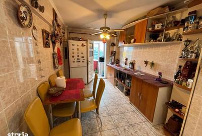 Apartament cu 3 camere decomandat în Prundu
