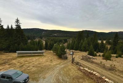 Vilă cu 10 camere P+2E+M 400 M? utili 2800 M? Teren Comandau - 2
