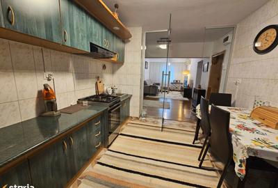 Apartament cu 4 camere decomandat în Central - 2