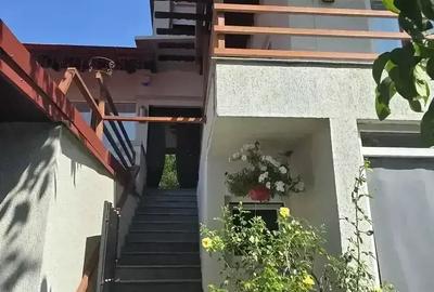 Apartament cu 4 camere decomandat în Central - 3