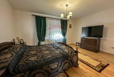 Vila de vanzare pe Str.Strugurilor/Terezian - 19