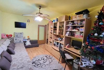 Vanzare apartament 3 camere, situat in Targu Jiu, strada Victoriei, zona Mall Vanzare apartament 3 camere, situat in Targu Jiu, strada Victoriei, zona Mall - 3