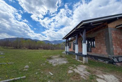 Casă individuală cu 6 camere cu Teren 1077 Mp în Bran - 3