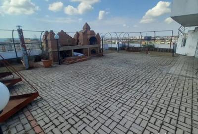 Apartament cu 5 camere decomandat în Central - 2