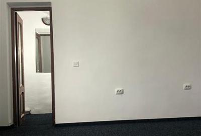 Spațiu comercial, de 20 mp, în Central - 7