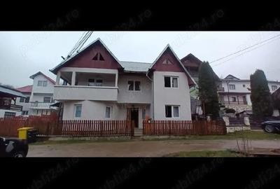 Casă cu Teren 260 Mp în Central - 1