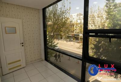 Spațiu comercial, de 75 mp, în Central - 14