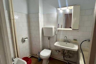 Apartament cu 2 camere decomandat în Romanilor