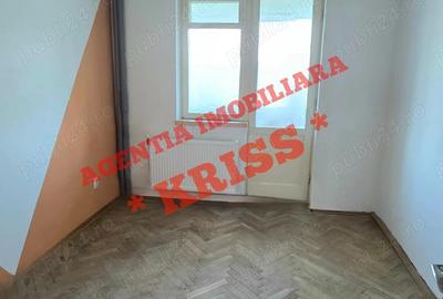 Apartament cu 3 camere semidecomandat în Calea București - 2