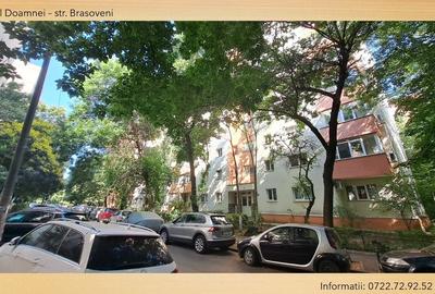Teiul Doamnei - str. Brasoveni, bloc 1982, 2c decomandate, et.3