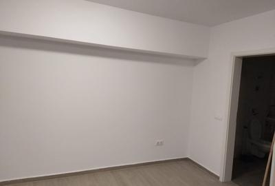 Spatiu comercial de vanzare zona Tractorul bloc nou - 4