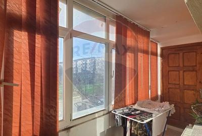 Apartament cu 3 camere, mobilat în Micro 6 - 9