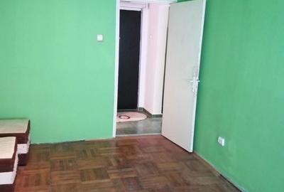 Apartament cu 3 camere decomandat în Exterior Vest