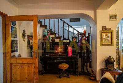 Proprietate in EXCLUSIVITATE Vila deosebita pe malul apei - 13