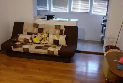 Apartament cu 3 camere semidecomandat în Popești - 1