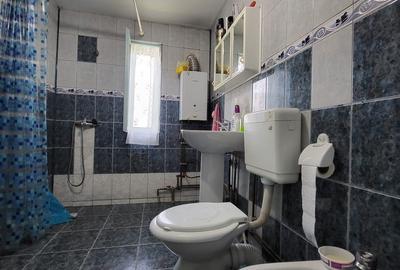 Casă cu 3 camere cu Teren 1000 Mp în Central - 2