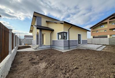Casă cu 4 camere în Berceni