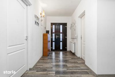 Casă cu 5 camere cu Teren 750 Mp în Holboca