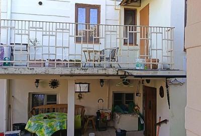 Casă cu 5 camere cu Teren 553 Mp în Bălcescu