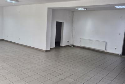 Spațiu comercial, de 98 mp, în Central - 2